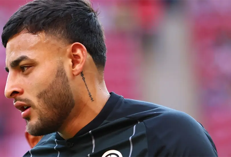 La afici&oacute;n de Chivas comenz&oacute; a llamar borracho a Alexis Vega.