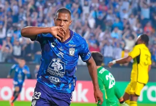 Salomón Rondón marcó doblete en la victoria de Pachuca sobre Columbus Crew.