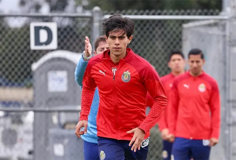 JJ Mac&iacute;as se podr&iacute;a quedar en Chivas por una incre&iacute;ble raz&oacute;n