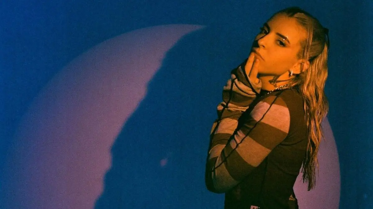 En su carrera musical cuenta con colaboraciones con artistas como Arcángel, Tainy, The Marías, Bad Bunny y Bizarrap.