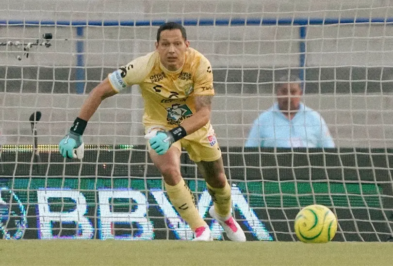 Rodolfo Cota habló de los rumores que lo ponen en el América Rodolfo Cota habló de los rumores que lo ponen en el América