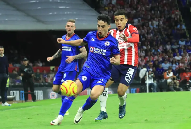 Cruz Azul y Chivas se pelear&iacute;an el fichaje de un jugador mexicano