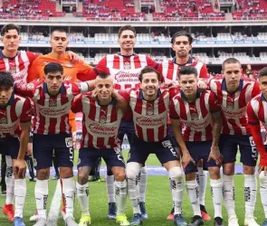 Futbolista de Chivas exhibe a la madre de su hija por gastar la pensión en lujos personales