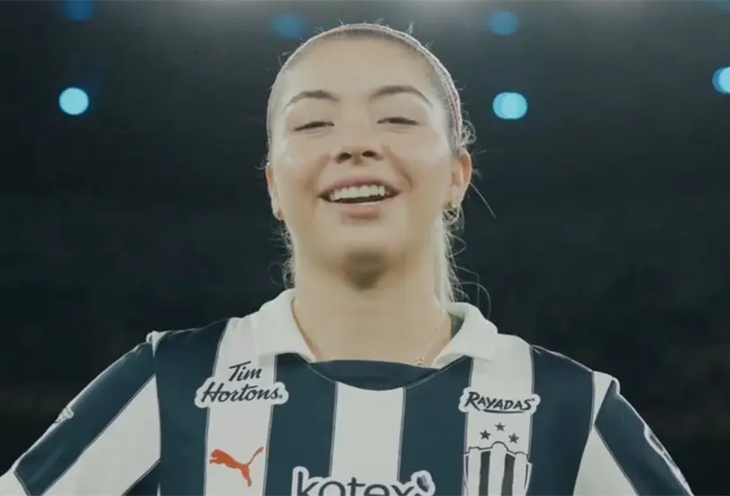 La mexicana sorprendi&oacute; con la forma en la que la anunciaron en su nuevo equipo.