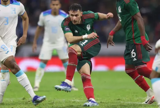 A sus 23 años, Santiago Gimenez ha dado grandes pasos en su carrera futbolística.