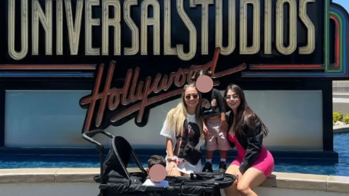 Aguinaga compartió, de igual manera, una fotografía junto a Paula y sus dos hijos.