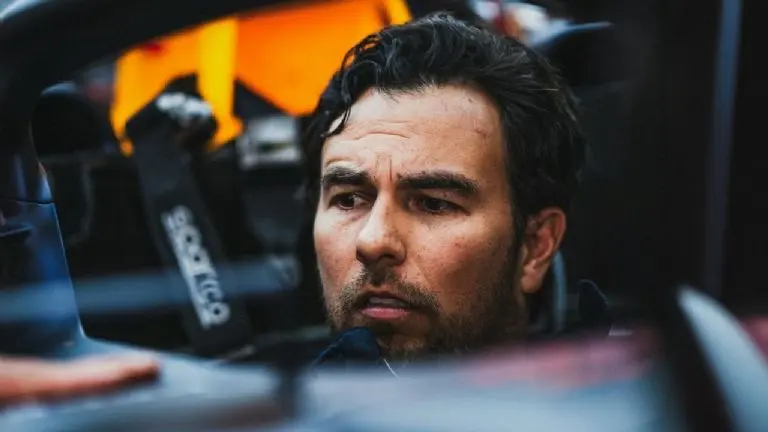 'Checo' Pérez no la ha pasado nada bien este 2024 - @redbullracing