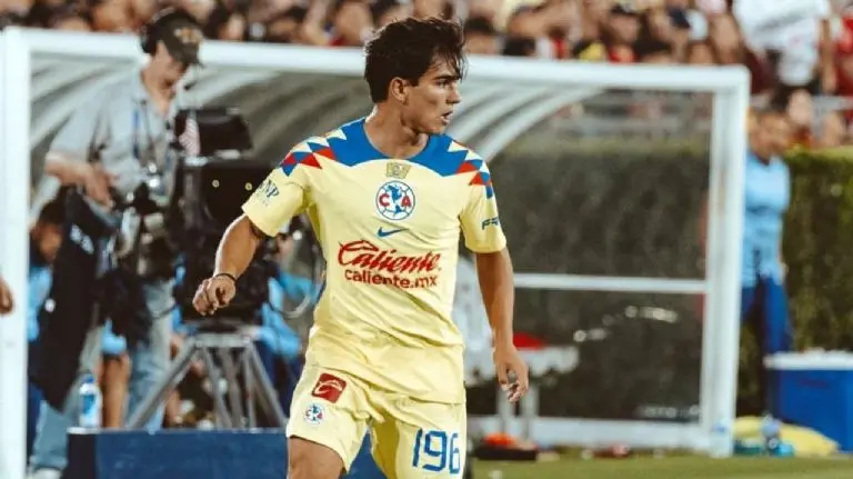 El futbolista probará suerte en el acérimo rival. (Instagram - Bruce El-mesmari)