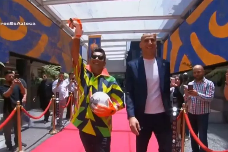 Jorge Campos se burló por el láser que usó Nahuel Guzmán - Captura