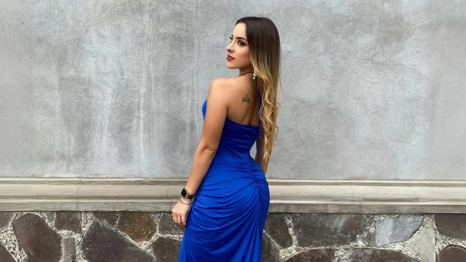 El atacante que actualmente está en el futbol de Europa le pidió matrimonio a la influencer Alexa Méndez.