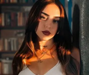 El popular futbolista con el que Nicki Nicole reemplazaría a Peso Pluma