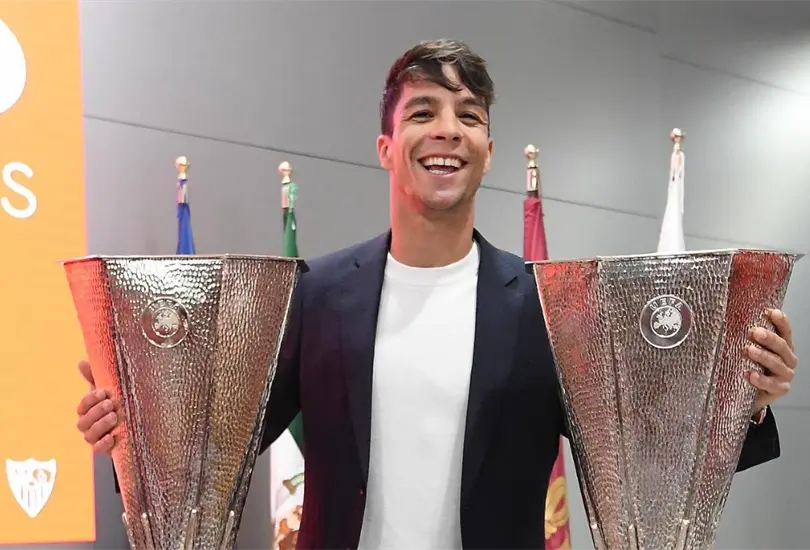 &Oacute;liver Torres, bicampe&oacute;n de Europa con el Sevilla, fue presentado como refuerzo de Rayados