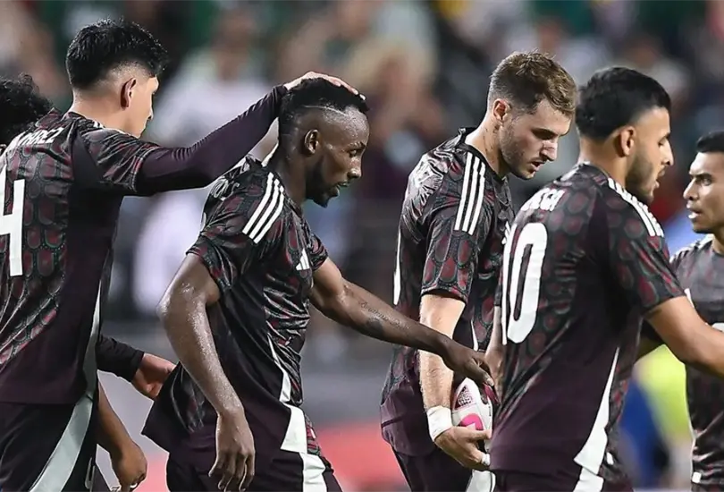 México llamó la atención por uno de sus jerseys. México llamó la atención por uno de sus jerseys.