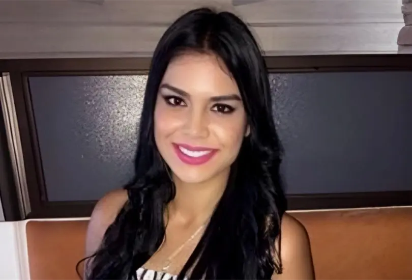La mujer se volvió popular y no sólo por ser la hermana del popular futbolista de Cruz Azul. La mujer se volvió popular y no sólo por ser la hermana del popular futbolista de Cruz Azul.