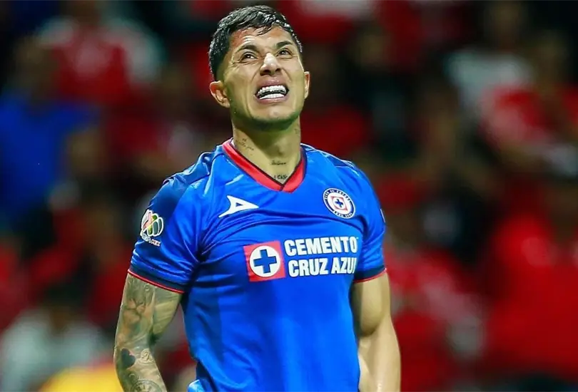 El futbolista tuvo contacto con las autoridades mexiquenses en medio de las investigaciones sobre la muerte de Paola.