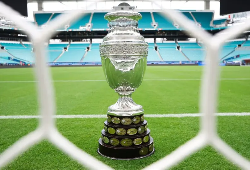El trofeo de la Copa Am&eacute;rica podr&iacute;a ser levantada en esta edici&oacute;n por Argentina o Colombia.