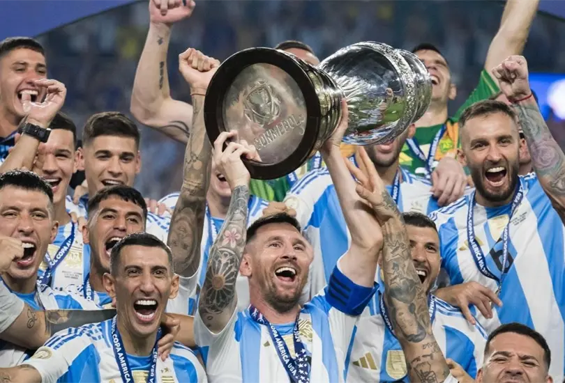 La organizaci&oacute;n tuvo un pol&eacute;mico gesto justo antes de que iniciara la final por el trofeo continental.