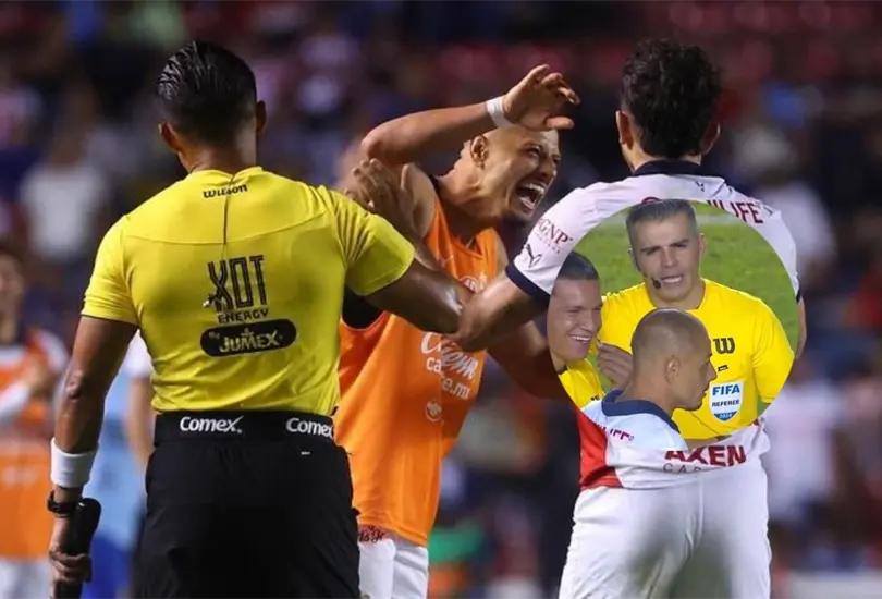 Los &aacute;rbitros del Quer&eacute;taro vs Chivas se burlaron de Chicharito.