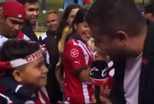 El comentarista está en el ojo del huracán por su gesto con el pequeño fan rojiblanco.