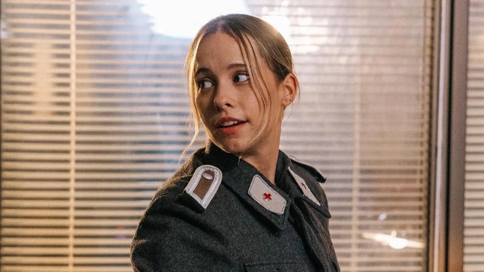 Aunado a esto también ha incursionado con éxito en el mundo de la locución y el doblaje.