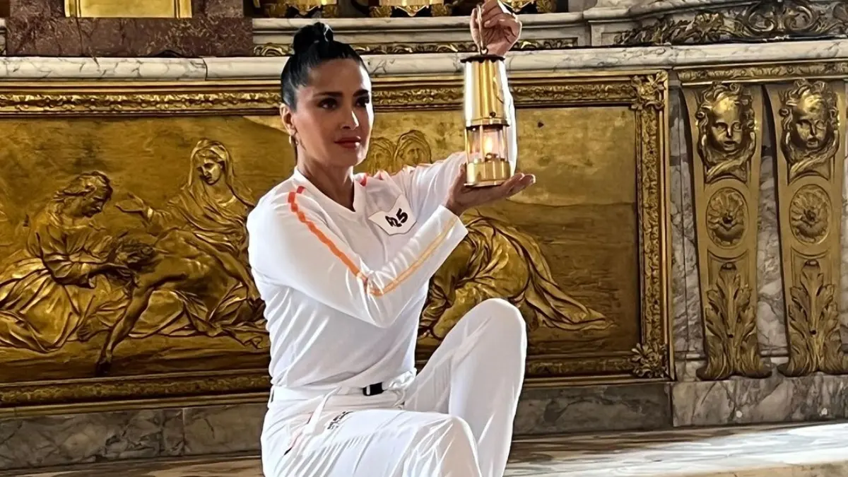 La actriz mexicana presumió con orgullo el haber sido seleccionada como relevo de la antorcha olímpica previo al arranque de los Juegos Olímpicos.