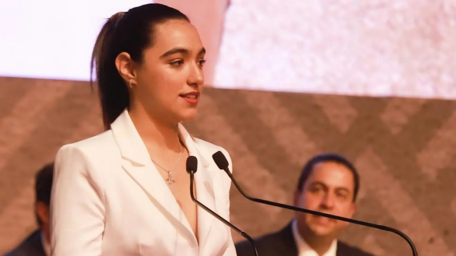 Con poco conocimiento, Ana Paula destacó en su primera competencia tirando la cuerda y no lo soltó más.