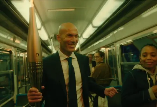 Zidane apareció para dar inicio a la ceremonia de inauguración de París 2024