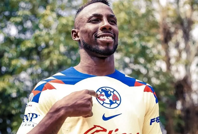 Julián Quiñones le responde a aficionado de Chivas que lo insultó por medio de redes sociales Julián Quiñones le responde a aficionado de Chivas que lo insultó por medio de redes sociales