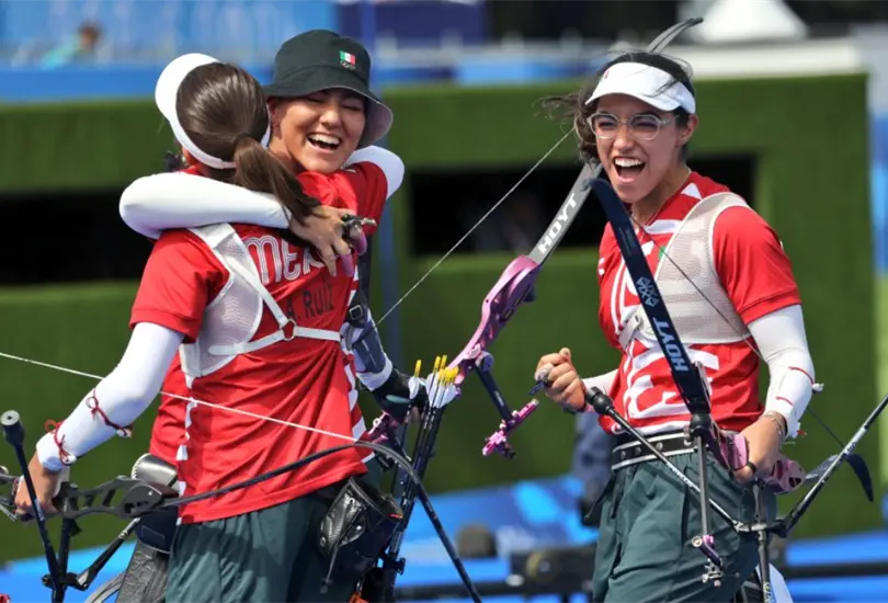 El equipo mexicano conformado por Alejandra Valencia, Ana Paula Vázquez y Ángela Ruiz, ganan por primera vez una medalla en equipos en Tiro con Arco El equipo mexicano conformado por Alejandra Valencia, Ana Paula Vázquez y Ángela Ruiz, ganan por primera vez una medalla en equipos en Tiro con Arco