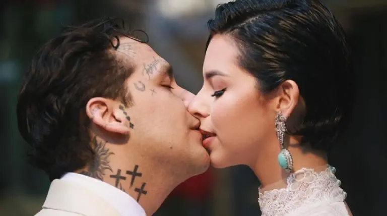 Ángela Aguilar y Christian Nodal se casaron por el civil<br>Galería Referee