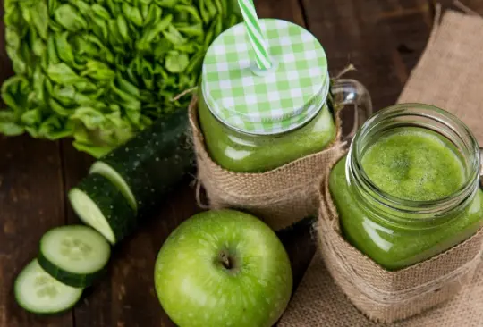 El jugo verde brinda grandes beneficios para la salud y aquí puedes conocer todo al respecto 