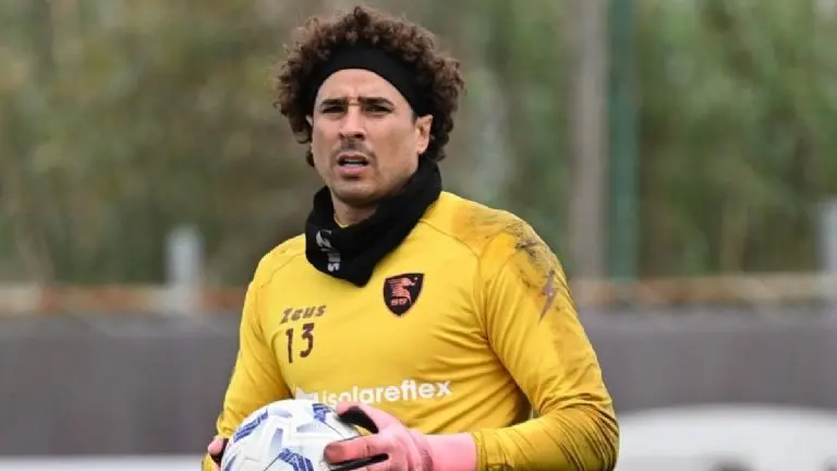 Guillermo Ochoa ya encontró equipo tras su salida del Salernitana - Archivo Referee