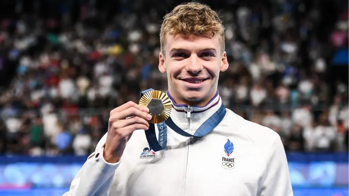 L&eacute;on Marchand lleva cosechadas tres preseas doradas en estos Juegos Ol&iacute;mpicos de Par&iacute;s 2024: en los 400 metros &acute;estilos&acute; individual, 200 metros mariposa y 200 metros espalda. 