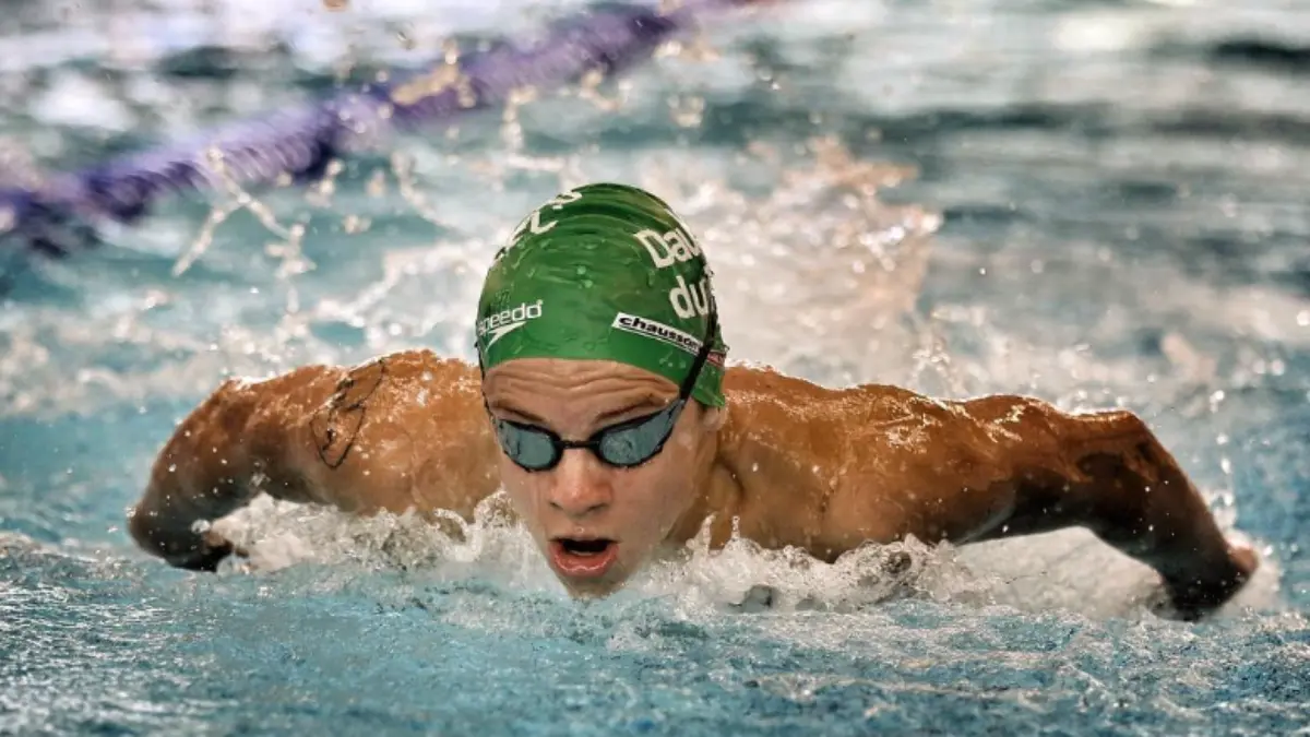 Marchand empez&oacute; a entrenar con el club 'Dauphins de Toulouse Olympique Employes' de la ciudad francesa, mostrando r&aacute;pidamente su excepcional talento.