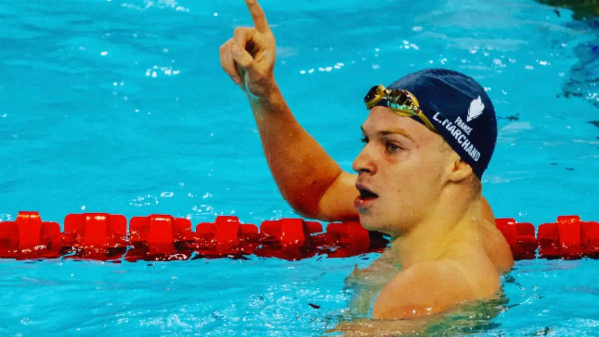 No s&oacute;lo se ha llevado las medallas de oro en sus respectivas competencias, sino que tambi&eacute;n ya bati&oacute; los tres r&eacute;cords ol&iacute;mpicos que ten&iacute;a a su alcance: 400m combinado individual - 4:02.95, 200m mariposa individual - 1:51.21, y 200m pecho individual: 2:05.85.
