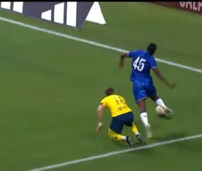"No era penal": Afición del América estalla por clavado del Chelsea en partido amistoso