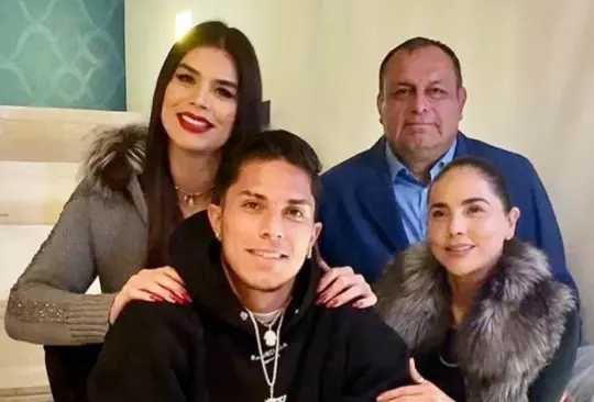 Carlos Salcedo tiene un núcleo familiar sumamente complicado.