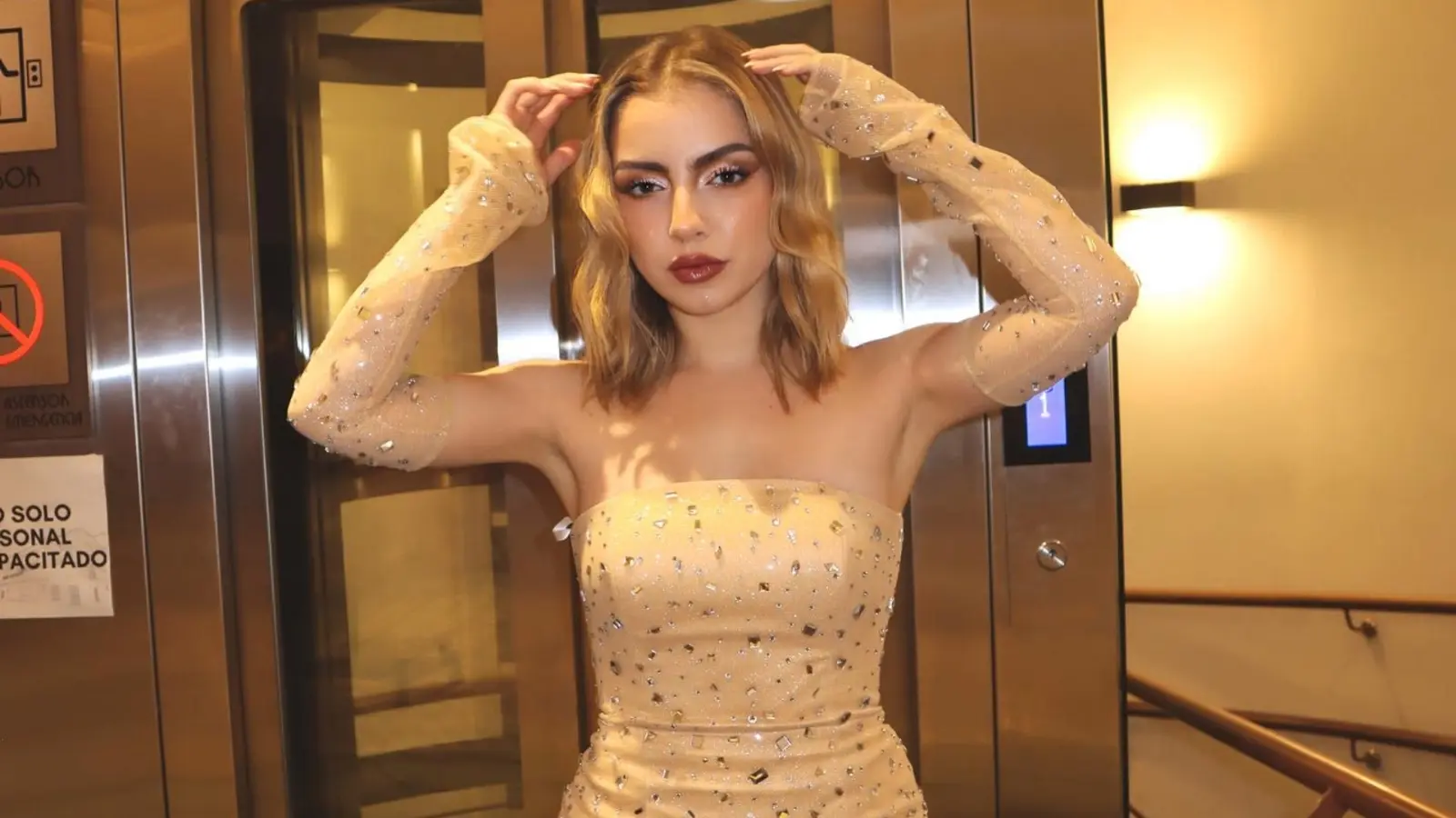 Entre su contenido destacan maquillajes as&iacute; como la creaci&oacute;n de outfits con productos de distintas tiendas.