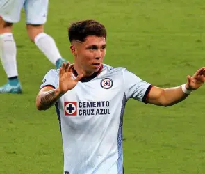 El motivo por el que Rodrigo Huescas podría caer en incumplimiento de contrato