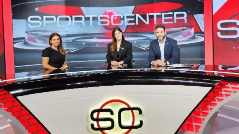 Carolina Padrón, Daniela Ferrari y Manuel Cerdeira en la presentación del nuevo estudio de SportsCenter.