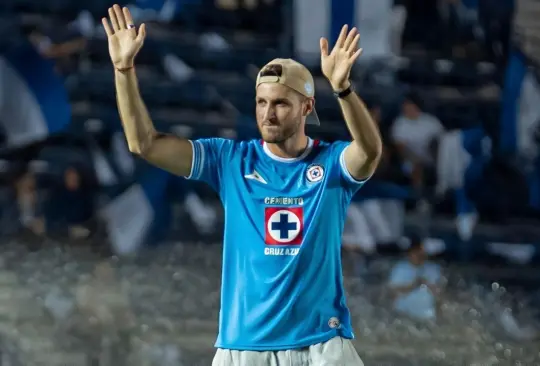 El futbolista hizo una sorpresiva aparición portando el uniforme de un equipo que pocos tenían en el radar. El futbolista hizo una sorpresiva aparición portando el uniforme de un equipo que pocos tenían en el radar.