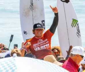 Alan Cleland hace historia al ser el primer mexicano en ganar el US Open of Surfing