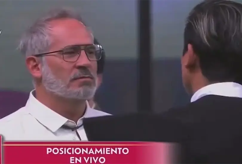 Arath de la Torre se dej&oacute; ir contra Ricardo Peralta.