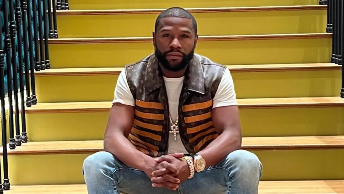 Floyd Mayweather Jr. es considerado uno de los mejores boxeadores de la historia porque se retiró con una marca de 50-0, y las bolsas millonarias que se llevó le permitieron presumir una lujosa colección de autos.