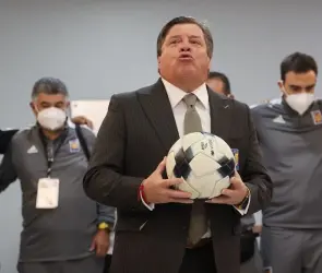 Piojo Herrera dejaría Fox Sports para ir a un equipo histórico de la Liga MX