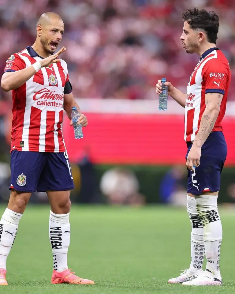 'Chicharito' y Alan Mozo compartieron stream en sus tiempos libres - @alan_mozo