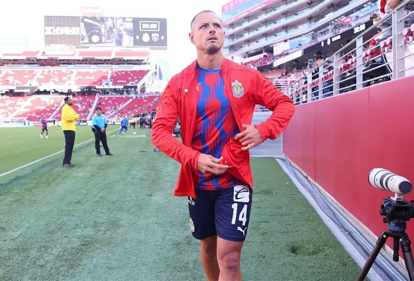 Un analista de ESPN &acute;exigi&oacute;&acute; el retiro de Chicharito Hern&aacute;ndez por su nueva lesi&oacute;n con Chivas