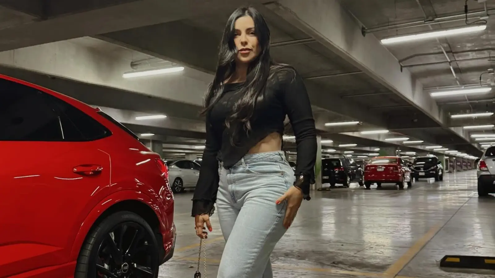 Su contenido se basa principalmente en su estilo de vida y sus viajes.