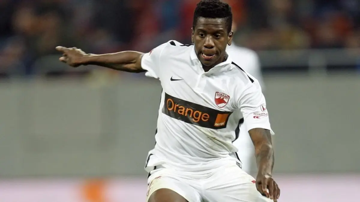 Patrick Ekeng. Durante un encuentro entre el Dinamo de Bucarest y el Viitorul de la liga rumana, el camerunés cayó repentinamente al césped de juego, falleciendo de un ataque al corazón a tan sólo siete minutos de haber entrado de cambió.