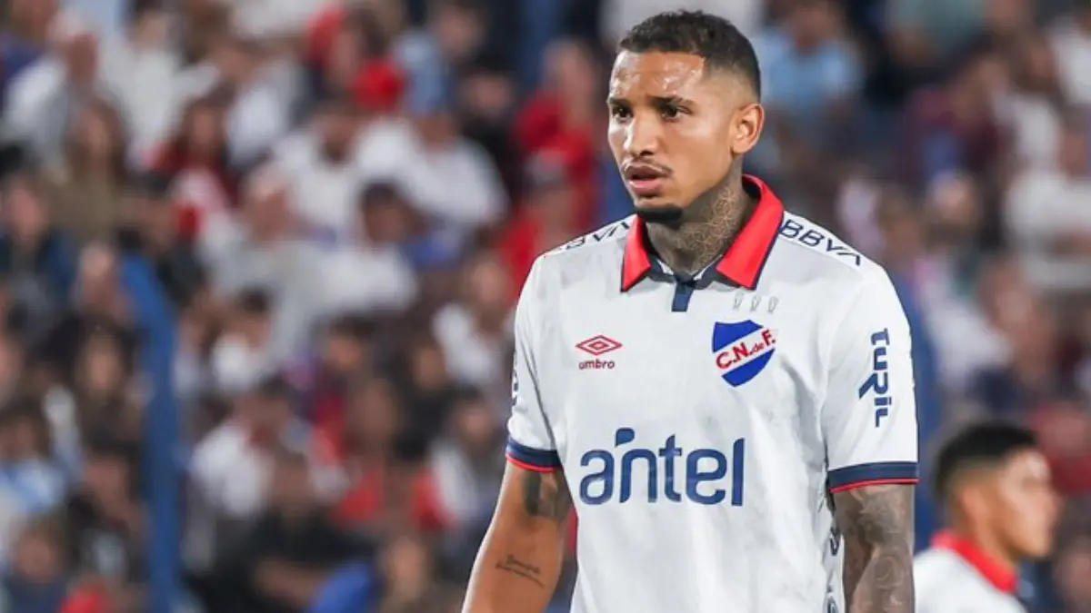 Juan Manuel Izquierdo. El defensa uruguayo se encontraba disputando el partido de octavos de final de la Copa Libertadores con el Nacional, cuando en los últimos minutos se desvaneció en el centro del campo, aunque fue trasladado a un hospital, falleció luego de días en observación.